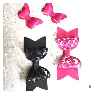 Lot of 4 hair bows